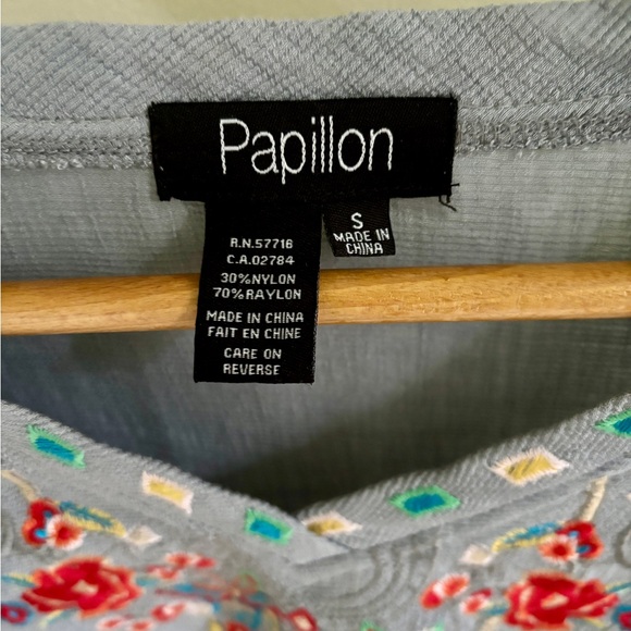 Embroidered Papillion tunic or blouse top with rolled up sleeves - Picture 3 of 5